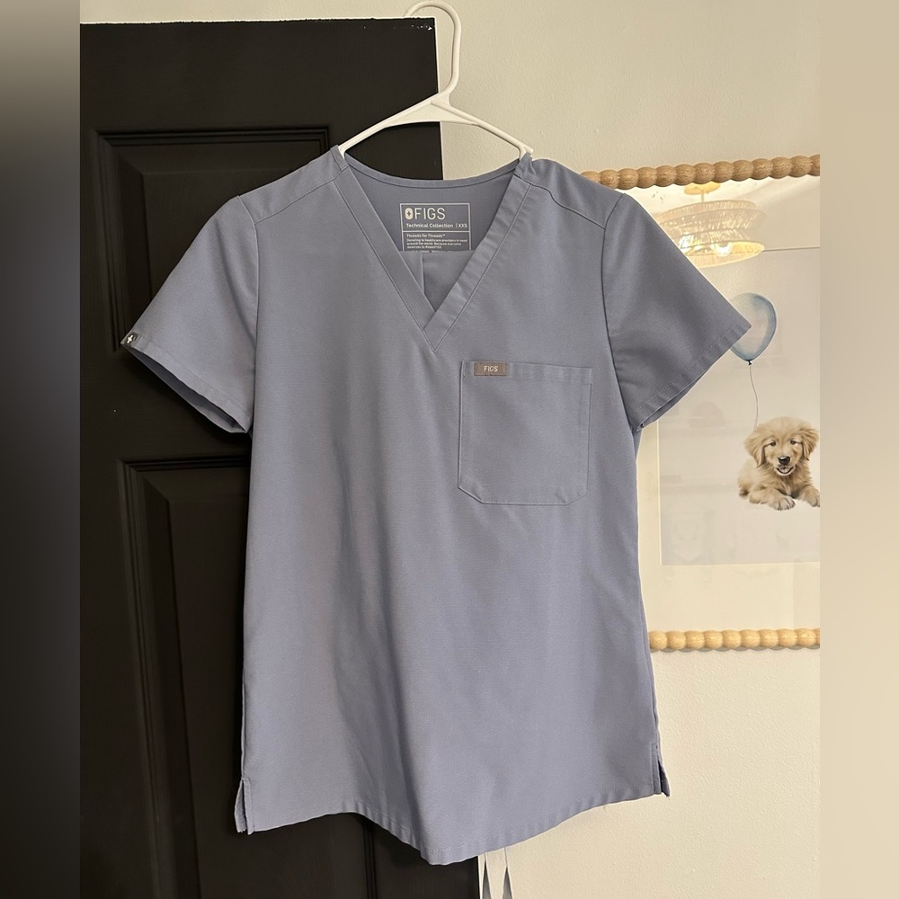 FIGS Women's Light Blue V-neck Scrub Top and joggers SET
